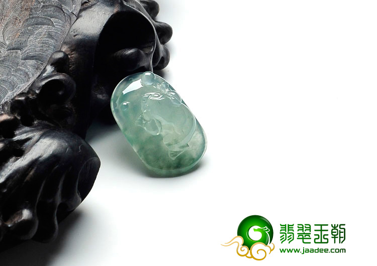 冰种晴水略飘花缅甸翡翠金蟾挂件