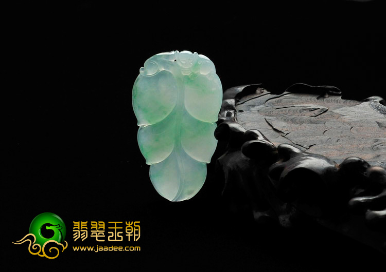 冰种飘翠缅甸翡翠叶子挂件