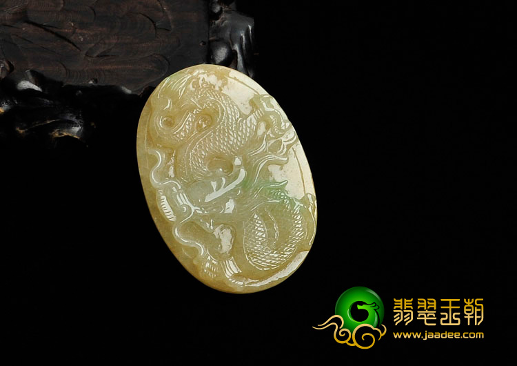 糯冰种黄翡略飘翠缅甸翡翠龙牌挂件