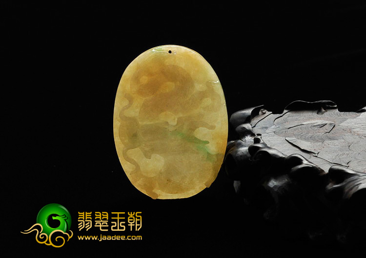 糯冰种黄翡略飘翠缅甸翡翠龙牌挂件