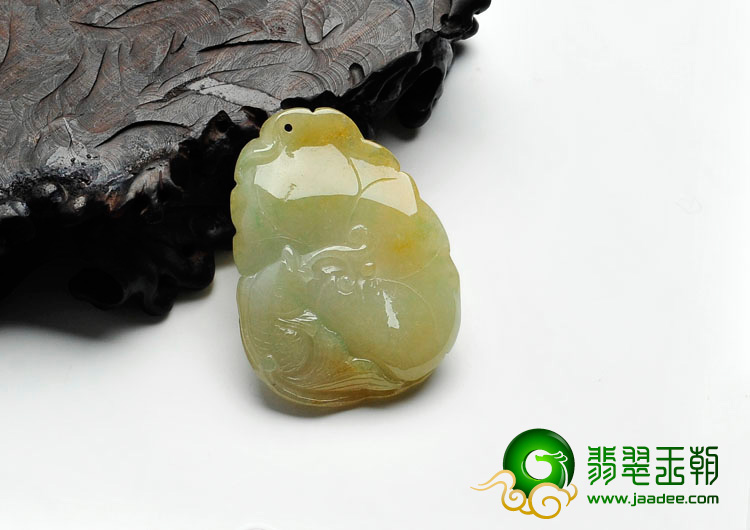 糯冰种淡三彩缅甸翡翠年年有余挂件