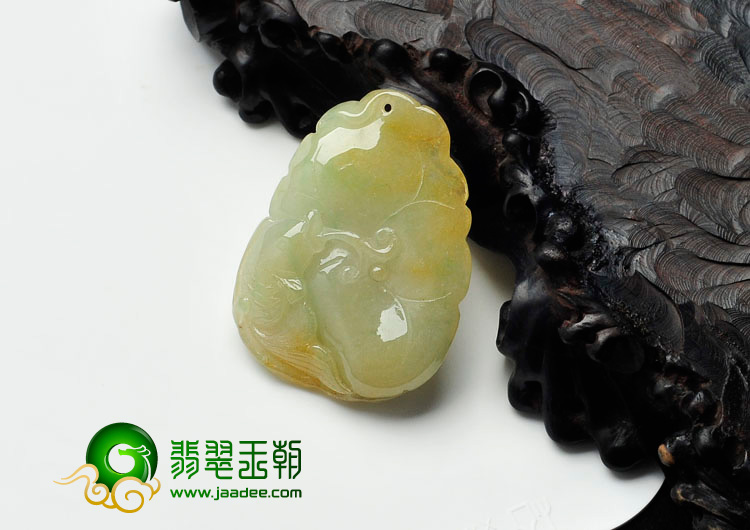 糯冰种淡三彩缅甸翡翠年年有余挂件