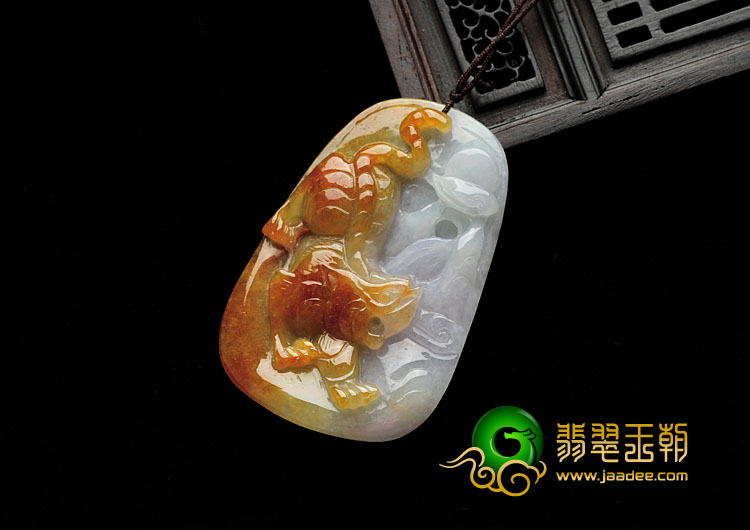 糯冰种红黄翡缅甸翡翠虎牌挂件