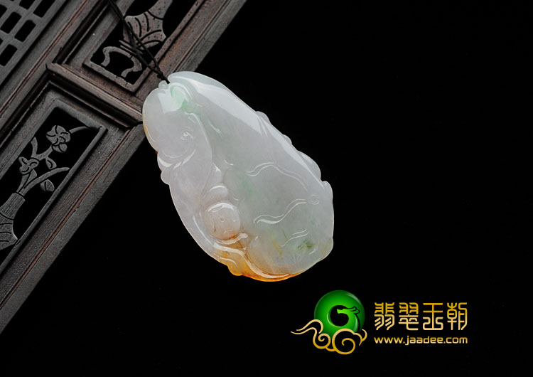 糯冰种黄翡缅甸翡翠蝴蝶挂件