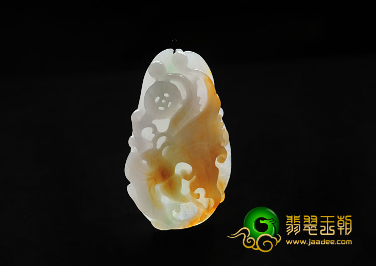 糯冰种黄翡缅甸翡翠蝴蝶挂件