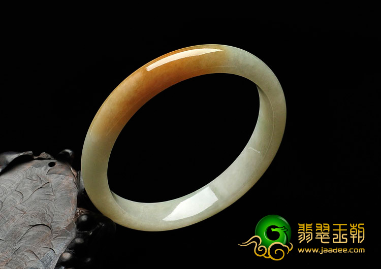 糯冰种黄翡略飘翠缅甸手镯（59.8mm）