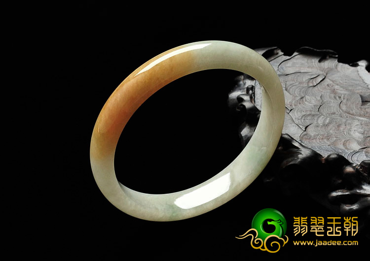 糯冰种黄翡略飘翠缅甸手镯（59.8mm）