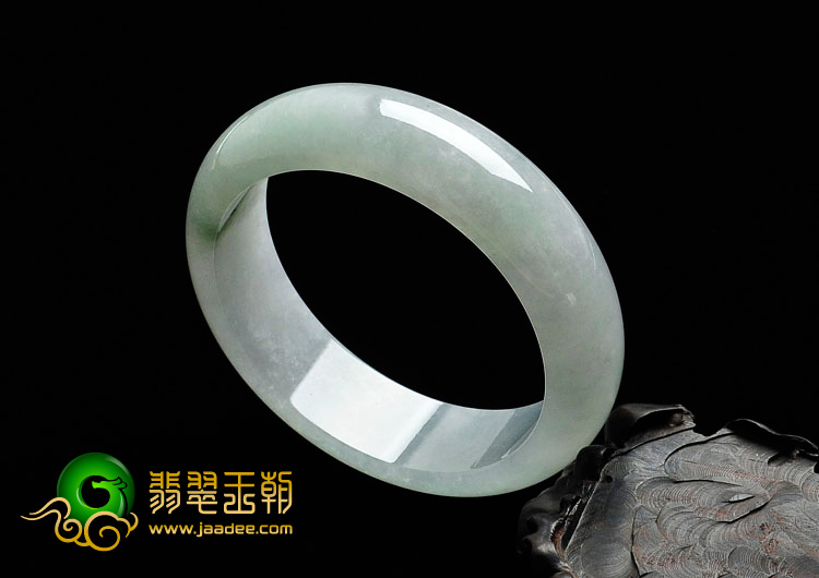 糯冰种晴水缅甸翡翠手镯（57.7mm）