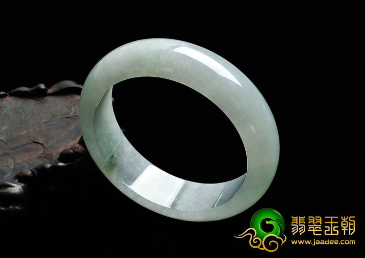 糯冰种晴水缅甸翡翠手镯（57.7mm）