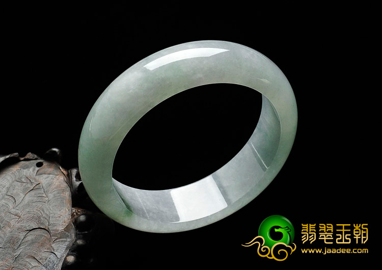 糯冰种晴水缅甸翡翠手镯（57.7mm）