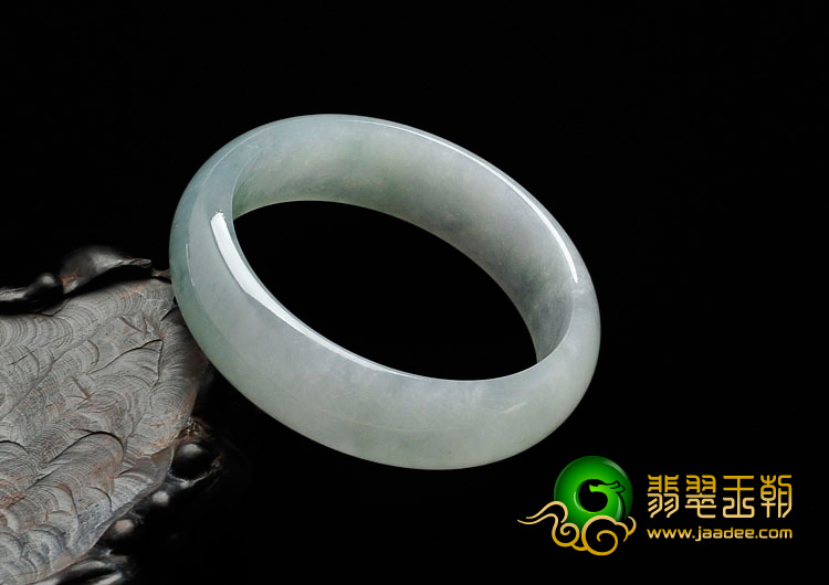 糯冰种晴水缅甸翡翠手镯（59.3mm）