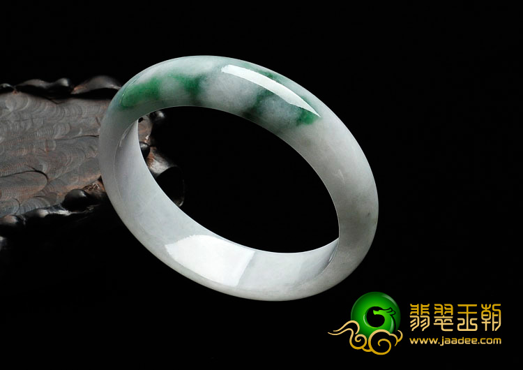 糯冰种飘花缅甸翡翠手镯（55.6mm）