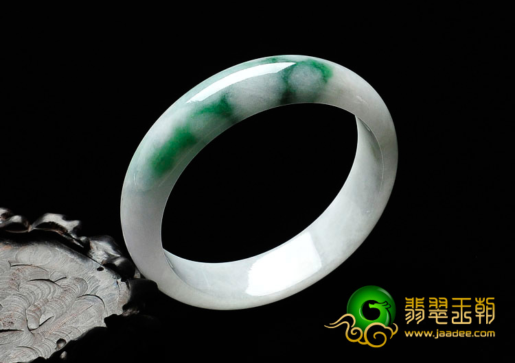 糯冰种飘花缅甸翡翠手镯（55.6mm）