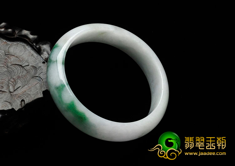 糯冰种飘花缅甸翡翠手镯（55.6mm）