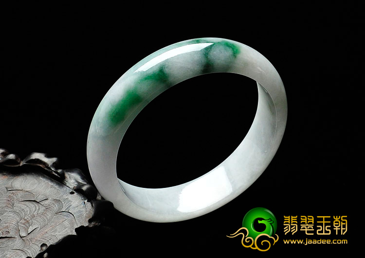 糯冰种飘花缅甸翡翠手镯（55.6mm）