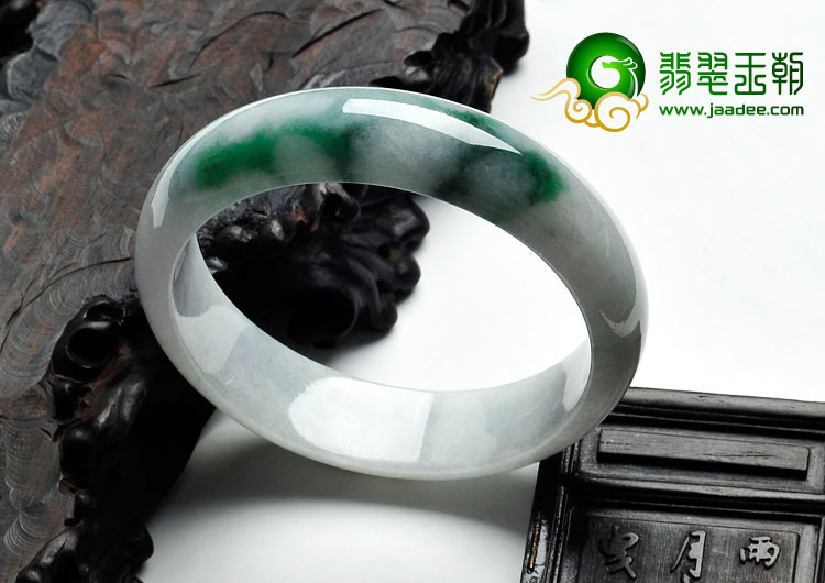 糯冰种飘花缅甸翡翠手镯（55.6mm）