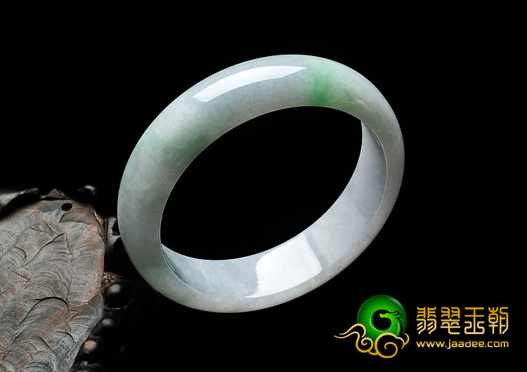 糯冰种春带彩缅甸翡翠手镯（55.3mm）