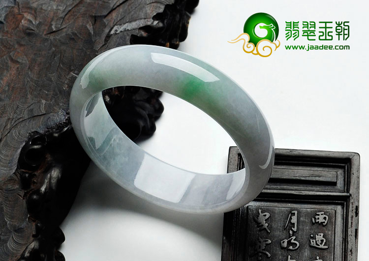 糯冰种春带彩缅甸翡翠手镯（55.3mm）