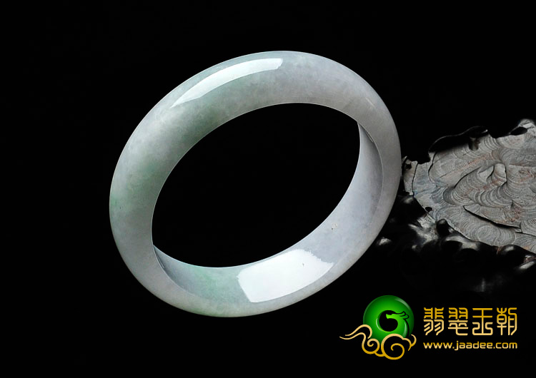 糯冰种春带彩缅甸翡翠手镯（55.3mm）