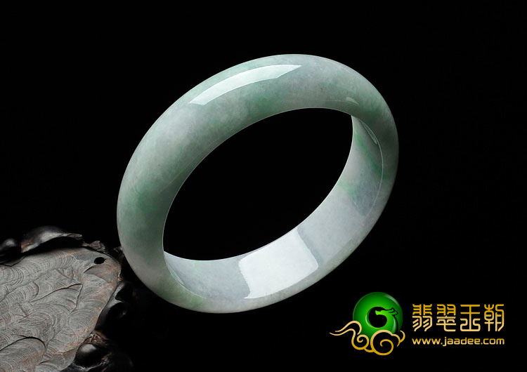 糯冰种春带彩缅甸翡翠手镯（58.2mm）