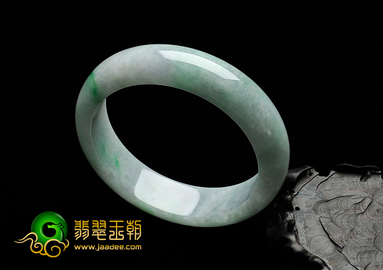 糯冰种春带彩缅甸翡翠手镯（56.9mm）