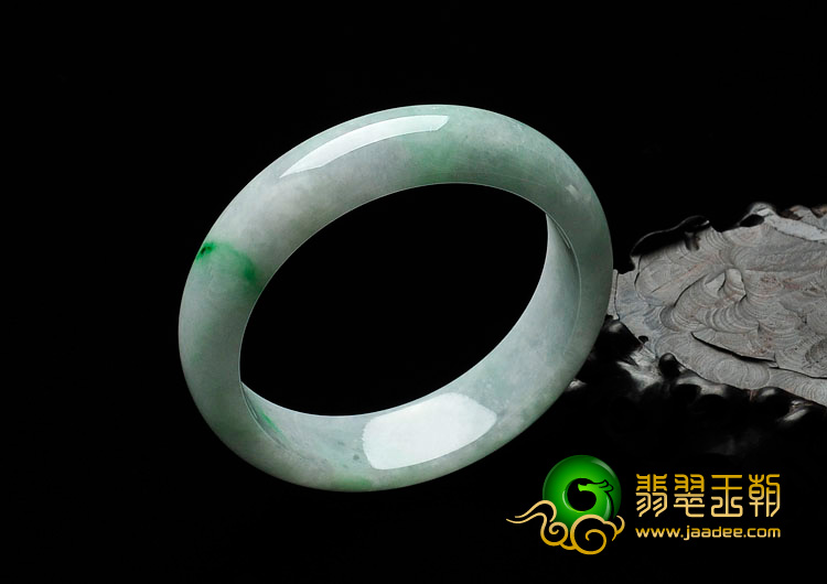 糯冰种春带彩缅甸翡翠手镯（56.9mm）