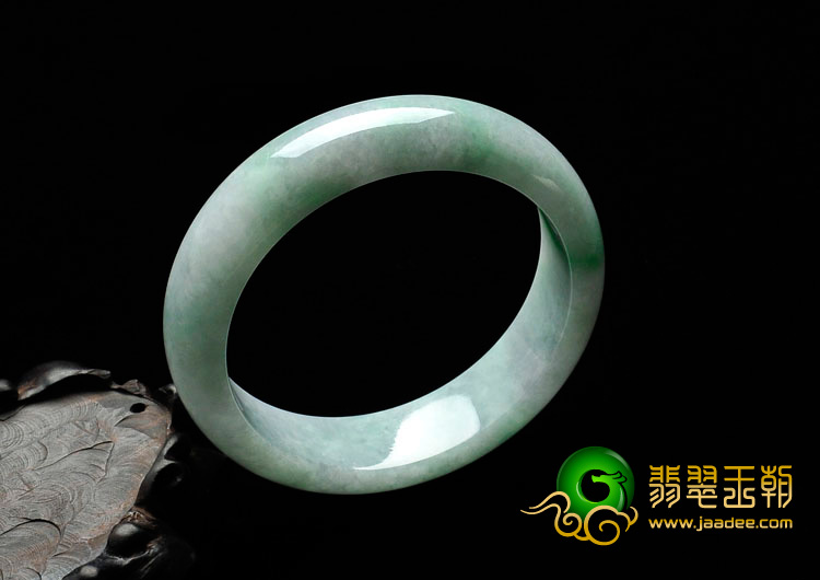 糯冰种春带彩缅甸翡翠手镯（56.9mm）