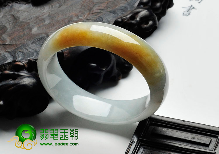 糯冰种黄翡缅甸翡翠贵妃镯（51.5mm-46mm）
