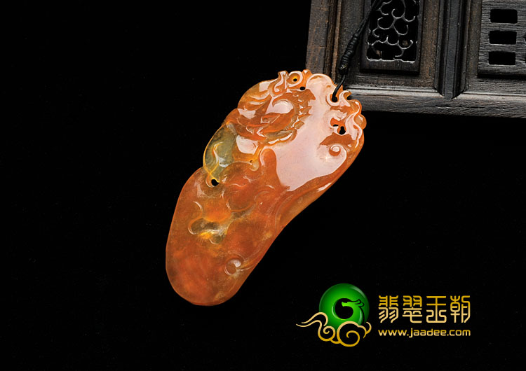 冰种红翡缅甸翡翠火龙挂件