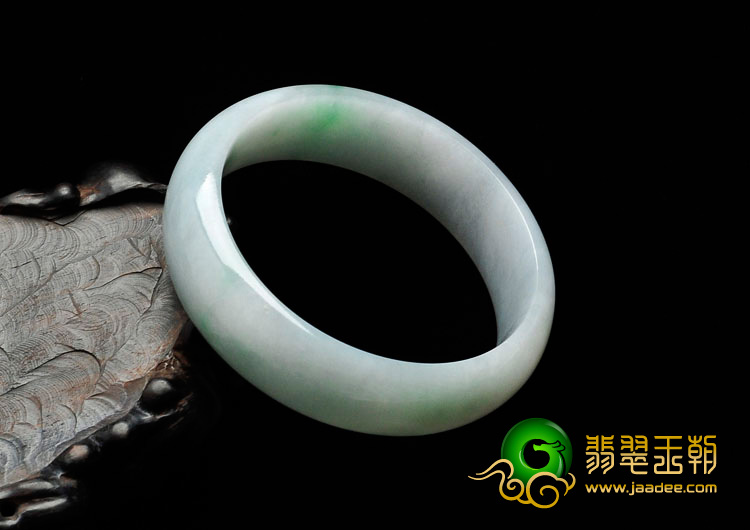 糯冰种飘翠缅甸翡翠手镯（55mm）