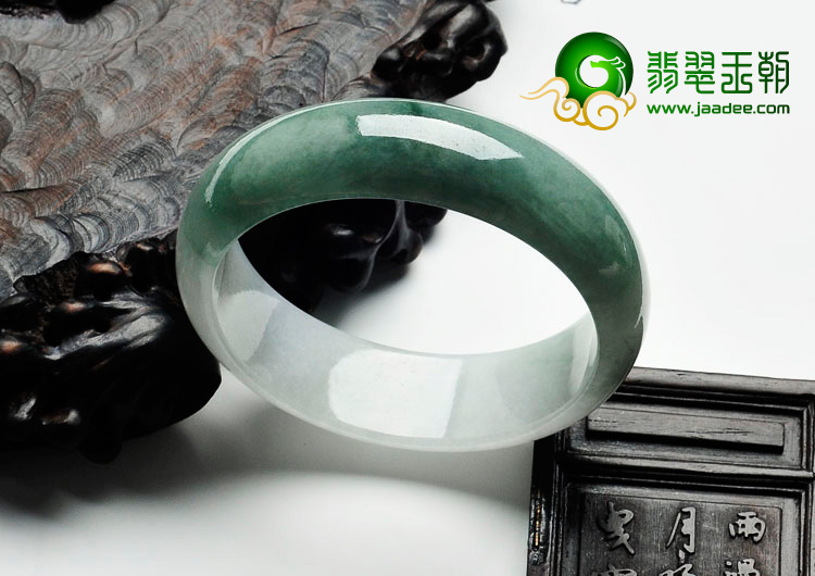 糯冰种晴水略飘花缅甸翡翠手镯（52.3mm）