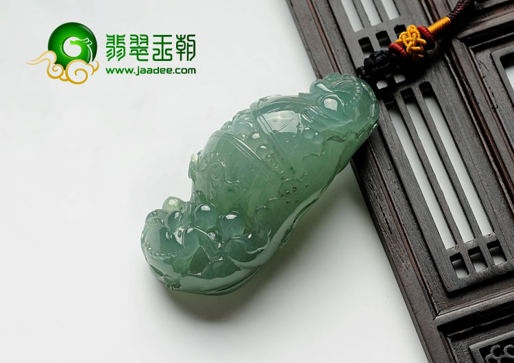 冰种蓝晴水缅甸翡翠聚宝盆挂件