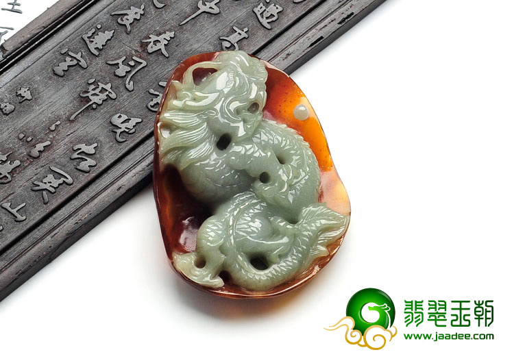 糯冰种褐红翡缅甸翡翠螭龙挂件