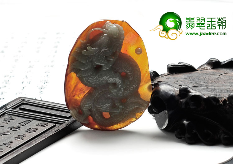 糯冰种褐红翡缅甸翡翠螭龙挂件