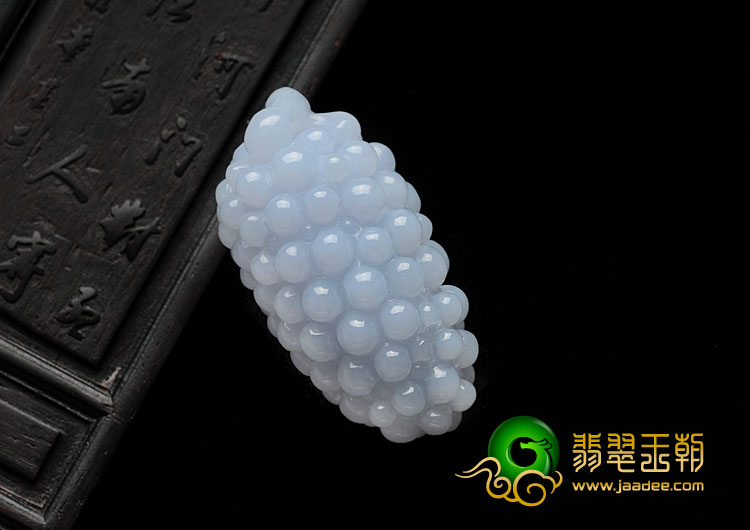 糯冰种紫罗兰缅甸翡翠葡萄挂件