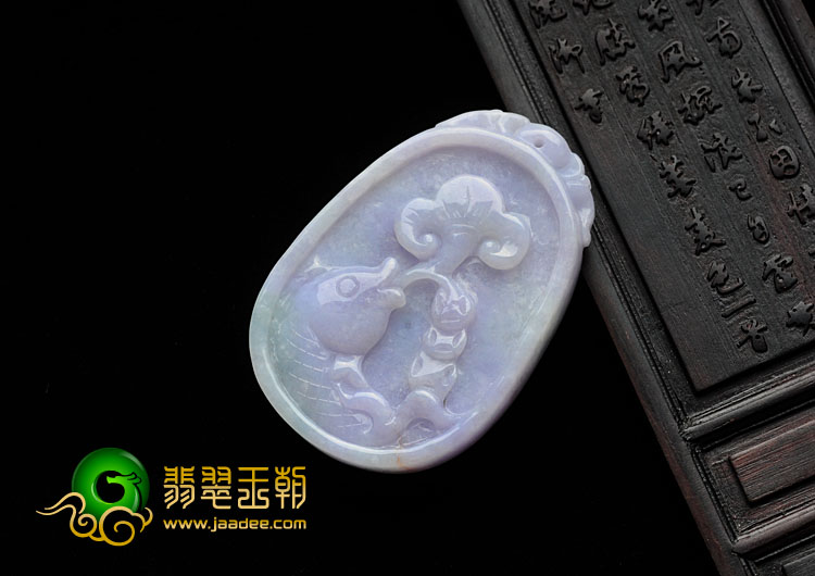 糯冰种春带彩缅甸翡翠年年有鱼挂件
