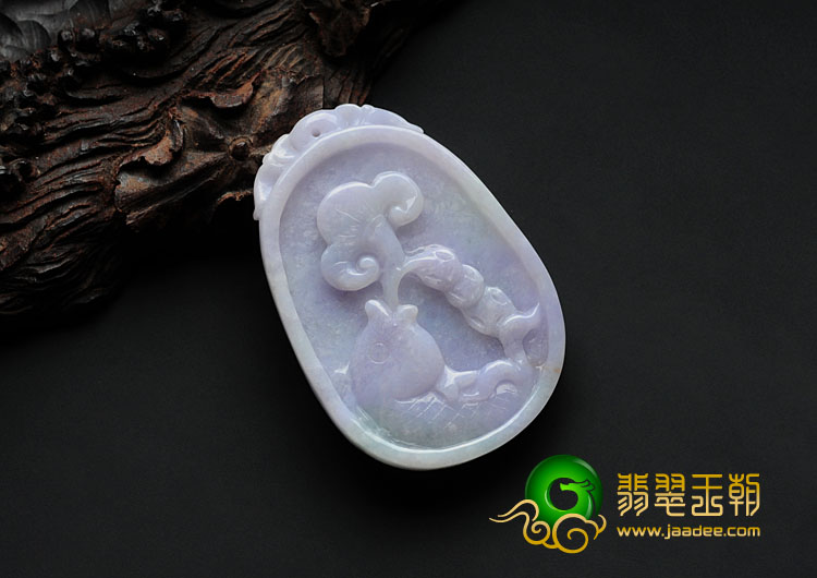 糯冰种春带彩缅甸翡翠年年有鱼挂件