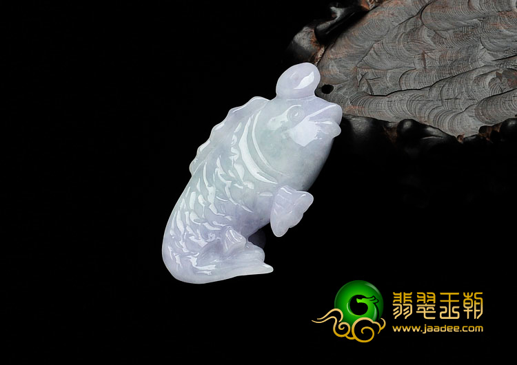 糯冰种春带彩缅甸翡翠锦鲤鱼挂件