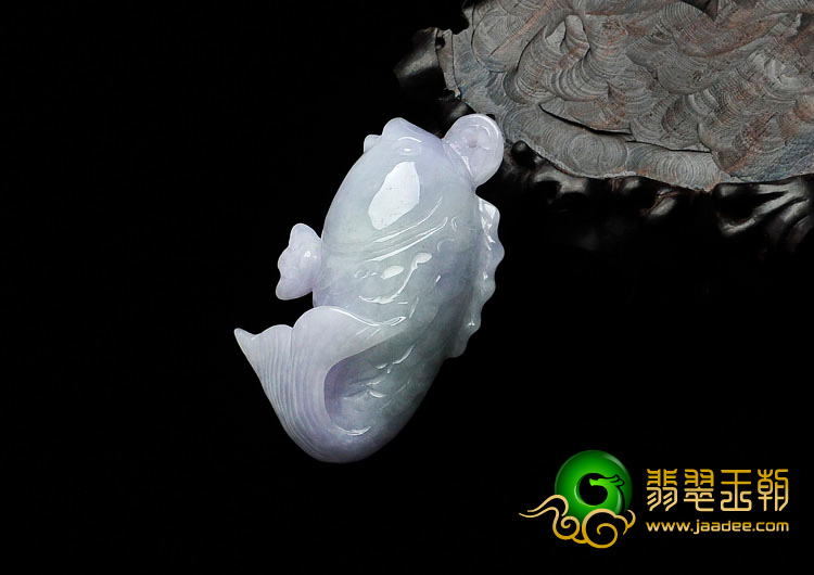 糯冰种春带彩缅甸翡翠锦鲤鱼挂件