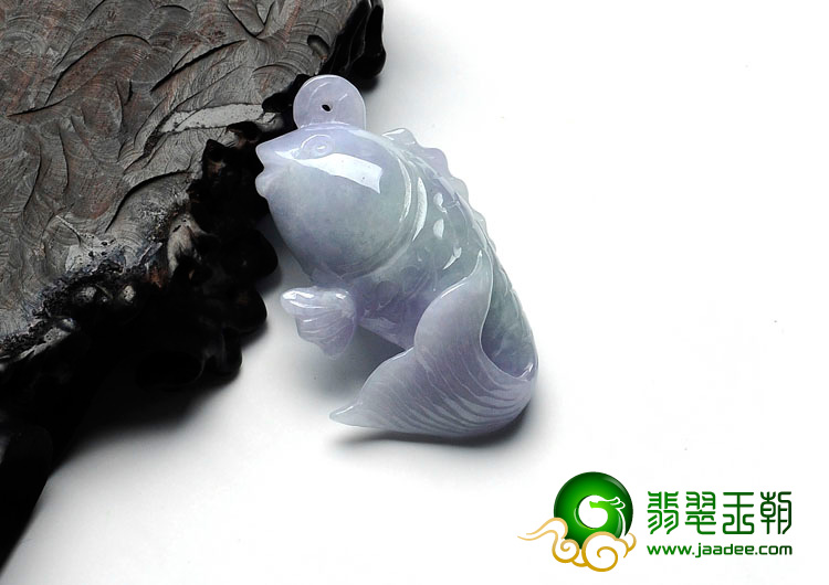 糯冰种春带彩缅甸翡翠锦鲤鱼挂件