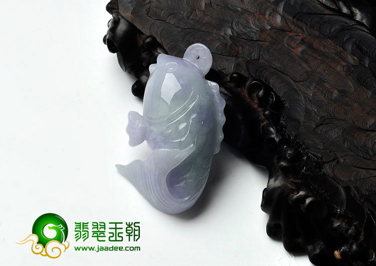 糯冰种春带彩缅甸翡翠锦鲤鱼挂件