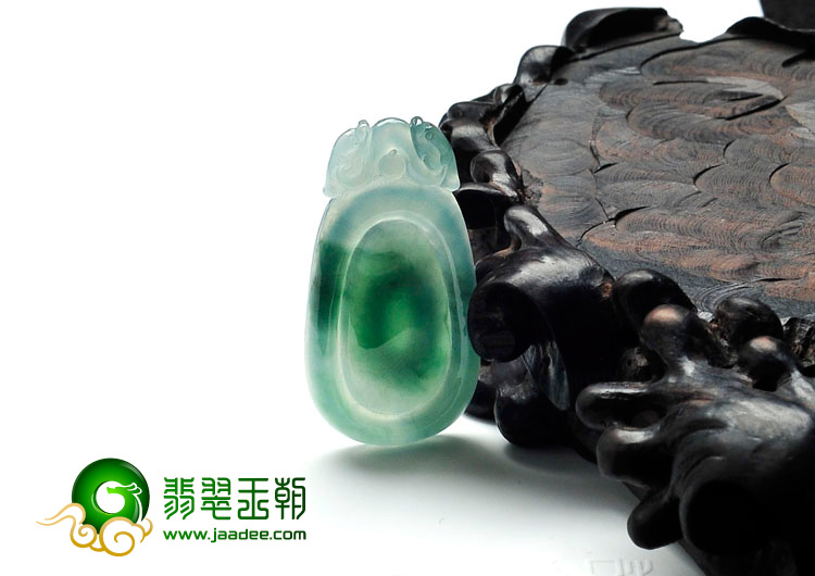 冰种菠菜绿缅甸翡翠福在眼前挂件
