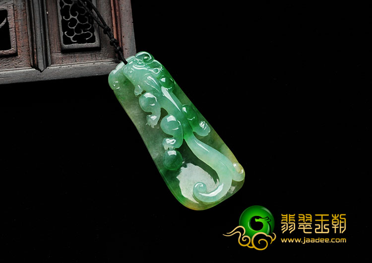 冰种黄加绿缅甸翡翠螭龙挂件