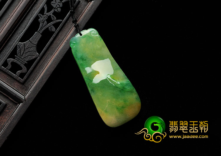 冰种黄加绿缅甸翡翠螭龙挂件