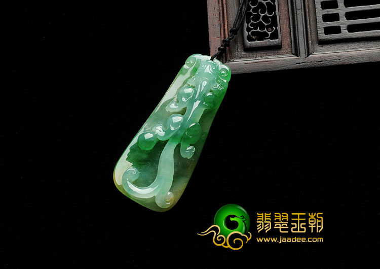冰种黄加绿缅甸翡翠螭龙挂件