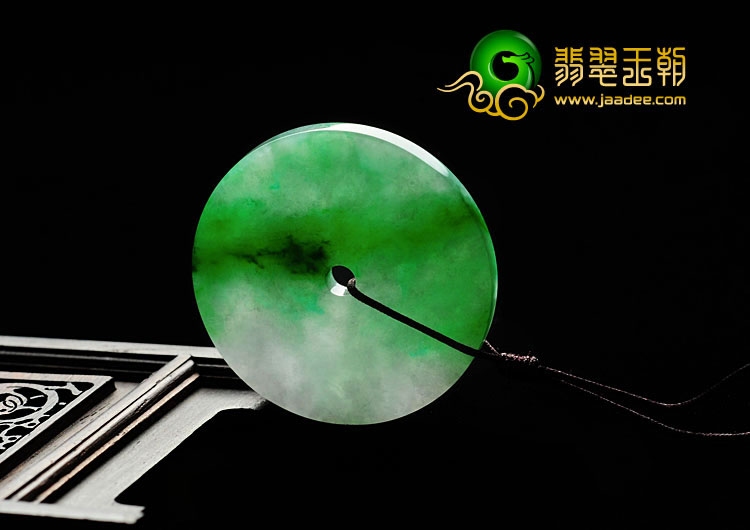 糯冰种飘阳绿缅甸翡翠平安扣挂件