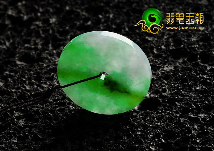 糯冰种飘阳绿缅甸翡翠平安扣挂件
