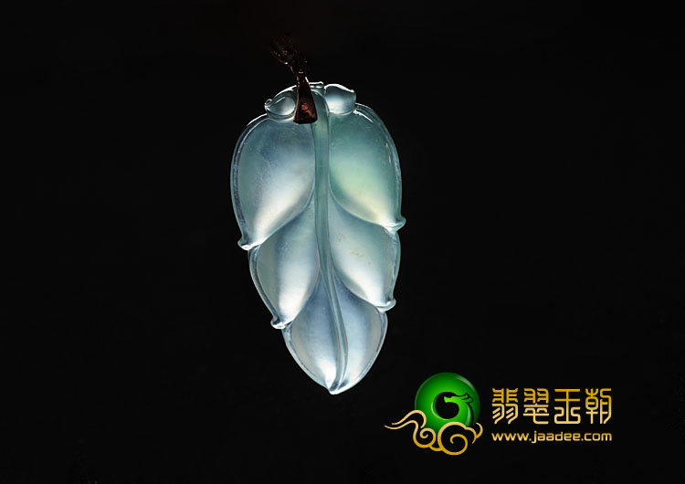 玻璃种晴水缅甸翡翠镶金扣叶子挂件