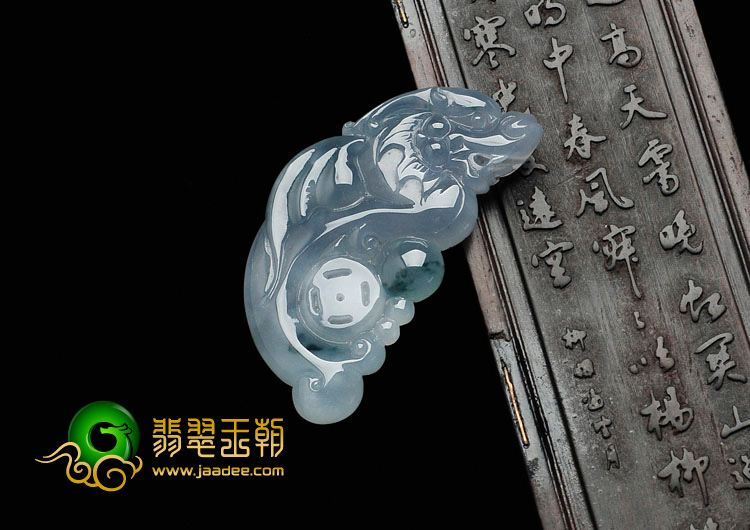 冰种紫罗兰飘花缅甸翡翠鱼龙挂件