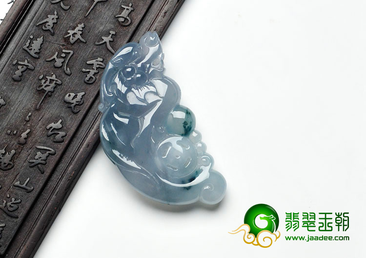 冰种紫罗兰飘花缅甸翡翠鱼龙挂件